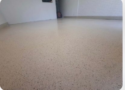 Cream and tan flake floor